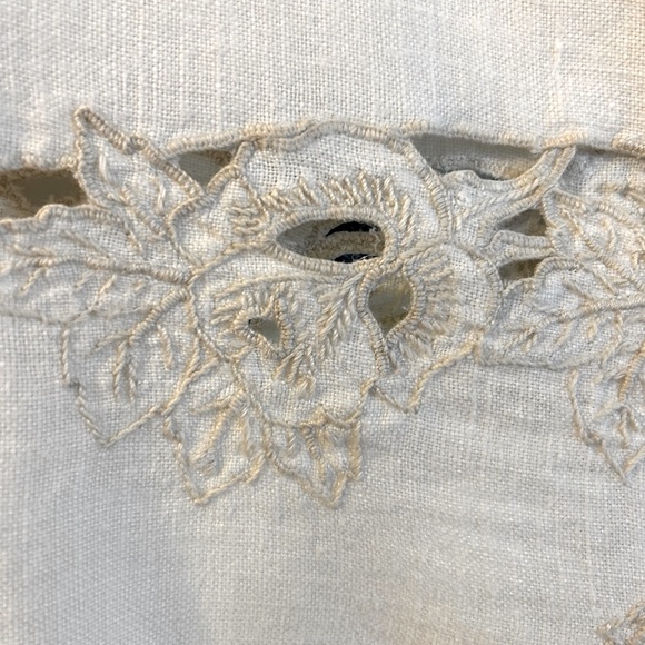 COTTON LINEN TABLE CLOTH WITH CUT OUT DESIGN AND EMBROIDERED TRIM 54” X 72” - Picture 11 of 12